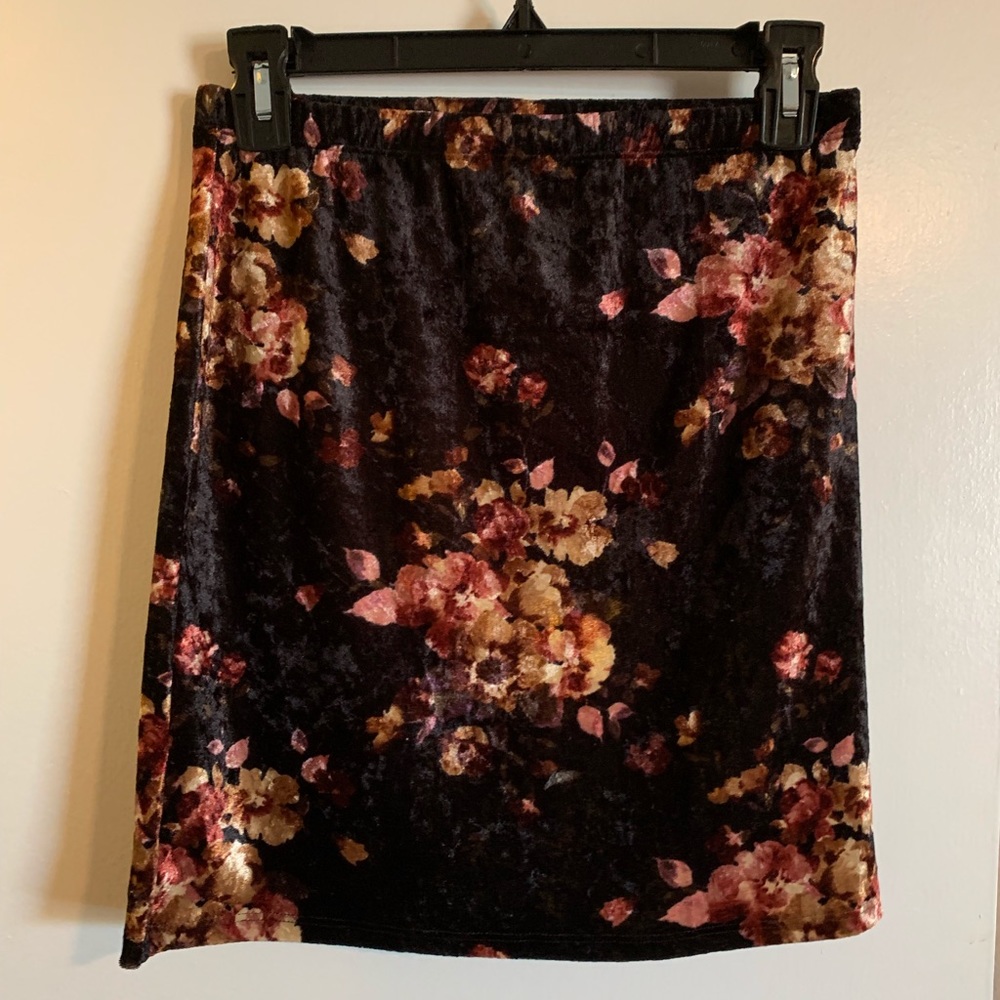 Velvet flower print pacsun skirt